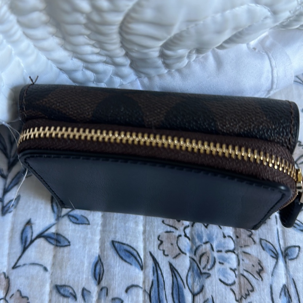 🥰- Coach Wallet 🥰 - Picture 4 of 5